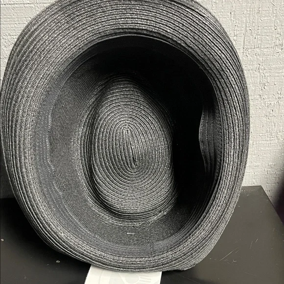 Stylish Black Fedora with Pink Band - Picture 6 of 8